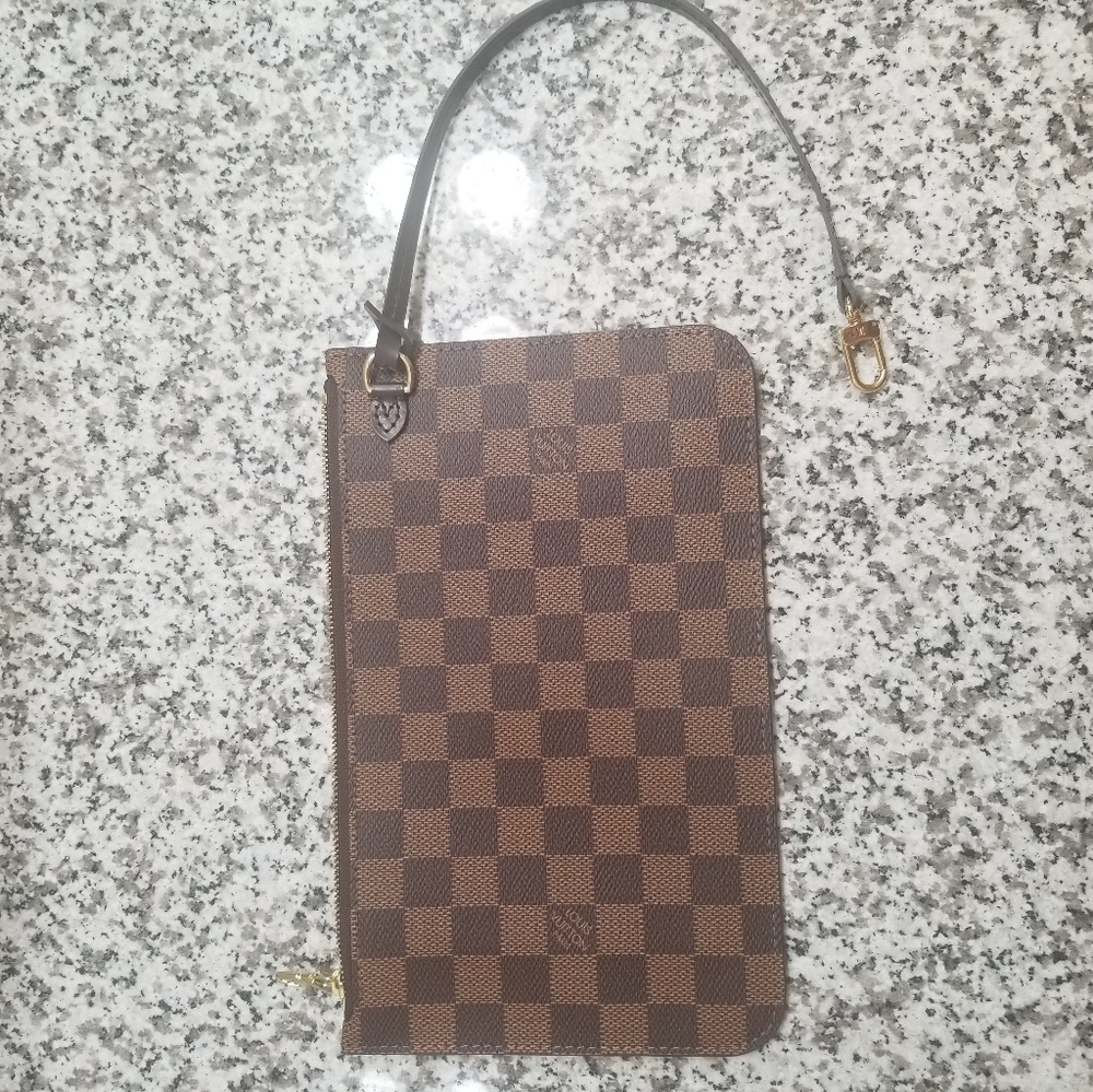 Louis Vuitton Pouchette